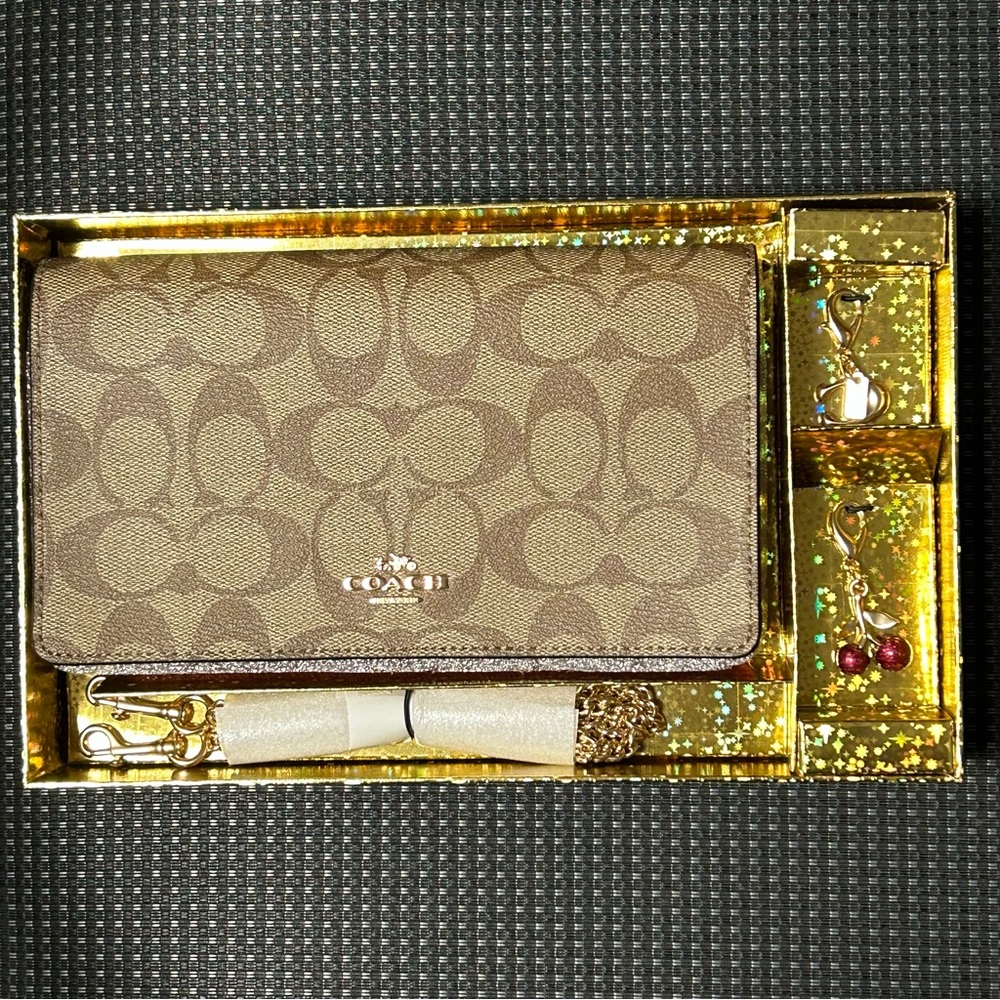 Coach Foldover Cultch Crossbody Bag - with 2 Charms / NWT in Box